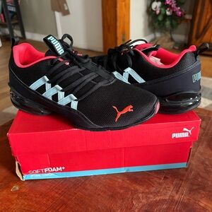 New Puma Riaze Prowl - Women’s size 9